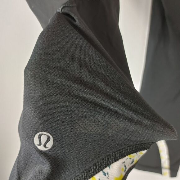 Lululemon Run Inspire Crop II Sz 4 In Black / Wi14 - Picture 10 of 12